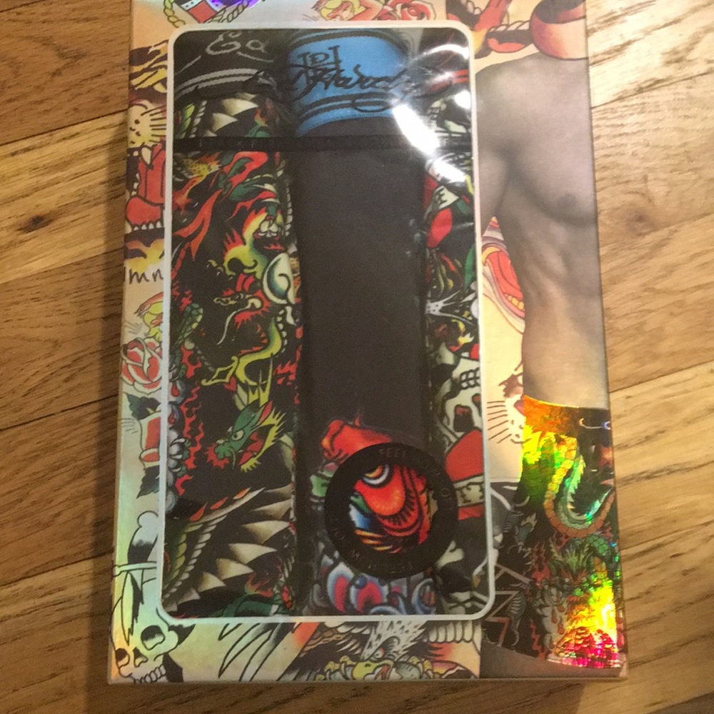 Ed hardy boxers size medium
